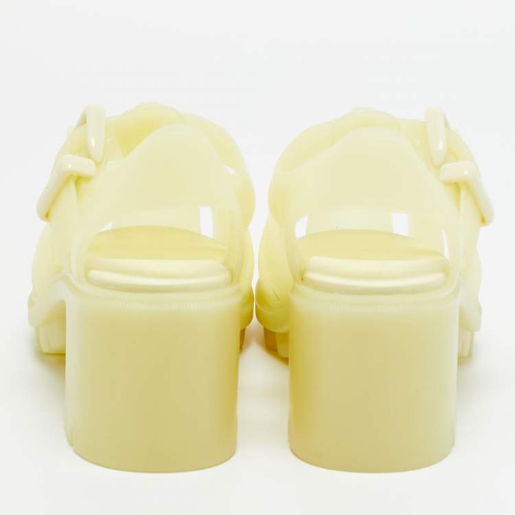 Pre Owned Bottega Veneta Gertie fisherman Size 38 Green Rubber Ankle Strap Sandals