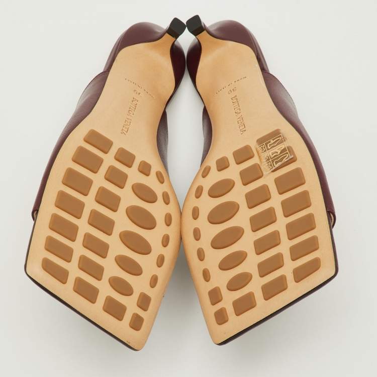 Pre Owned Bottega Veneta Stretch Size 39 Burgundy Leather Kitten Heel Mules