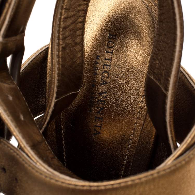 Pre Owned Bottega Veneta Metallic Gold Intrecciato Detail Leather Buckle Peep Toe Platform Sandals 38
