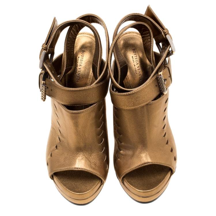 Pre Owned Bottega Veneta Metallic Gold Intrecciato Detail Leather Buckle Peep Toe Platform Sandals 38