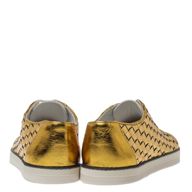 Pre Owned Bottega Veneta Metallic Gold Intrecciato Leather And Suede Cap Toe Low Top Sneakers Size 36