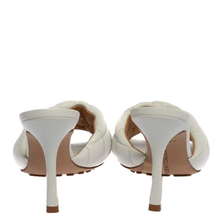 Pre Owned Bottega Veneta White Leather Padded Slide Sandals Size 37