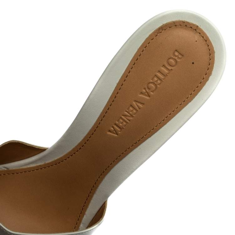 Pre Owned Bottega Veneta White Leather Square Toe Slide Sandals Size 37.5
