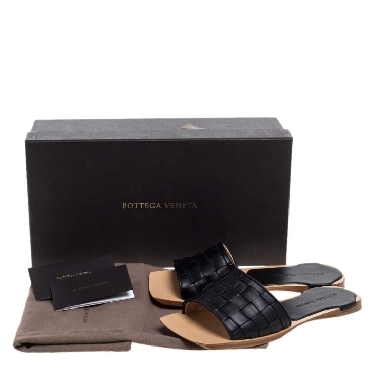 Pre Owned Bottega Veneta Black Intrecciato Leather Square Toe Flat Sandals Size 36