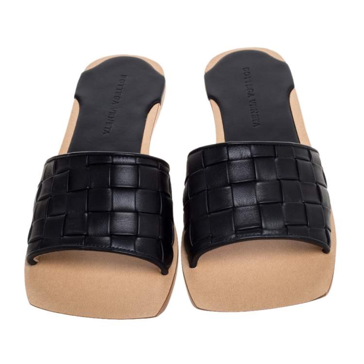 Pre Owned Bottega Veneta Black Intrecciato Leather Square Toe Flat Sandals Size 36