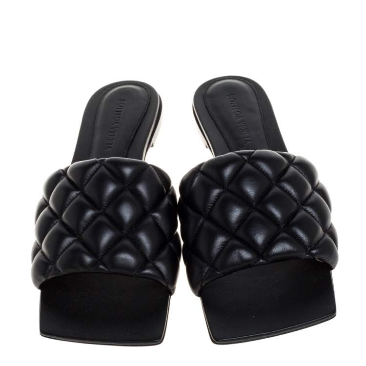 Pre Owned Bottega Veneta Black Quitled Leather Padded Flat Slide Sandals Size 38