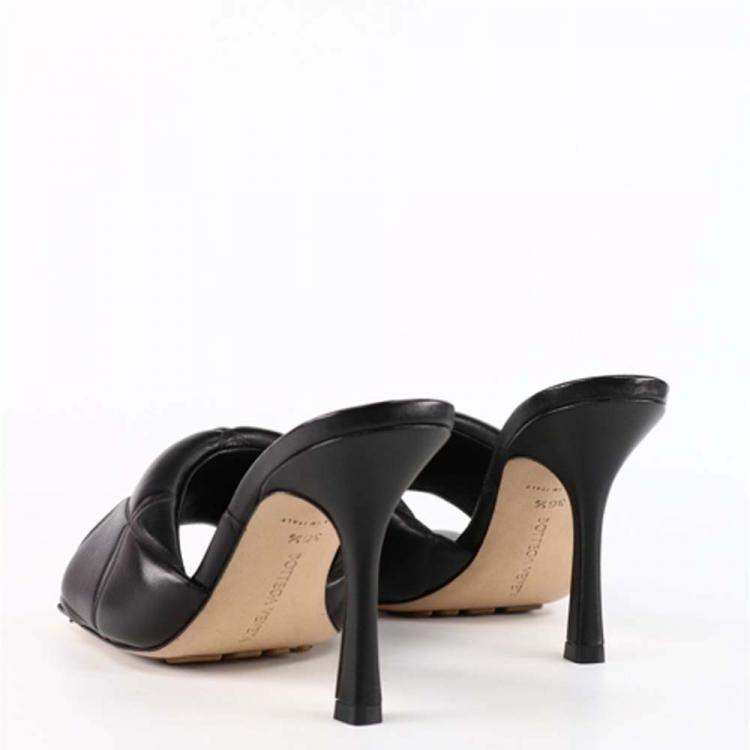 Pre Owned Bottega Veneta Black Quilted Nappa Leather BV Rubber Lido Sandals Size EU 38.5