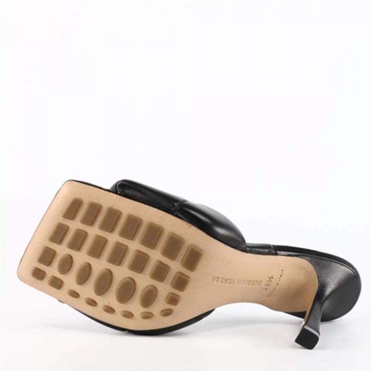 Pre Owned Bottega Veneta Black Quilted Nappa Leather BV Rubber Lido Sandals Size EU 38.5