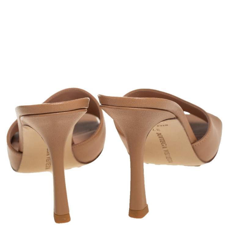 Pre Owned Bottega Veneta Tan Leather Square Toe Stretch Sandals Size 37