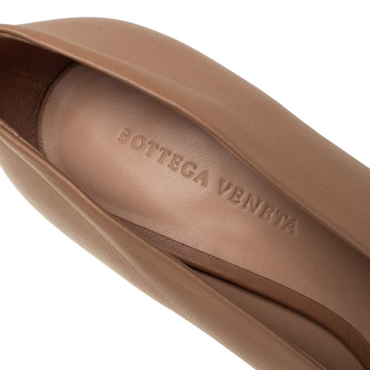 Pre Owned Bottega Veneta Beige Leather Block Heel Pumps Size 38.5