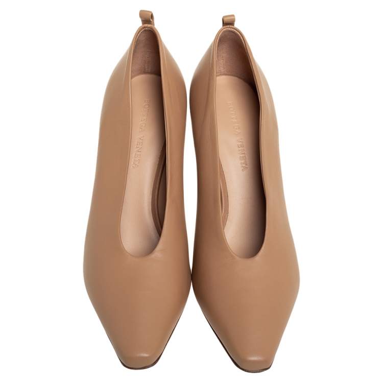 Pre Owned Bottega Veneta Beige Leather Block Heel Pumps Size 38.5