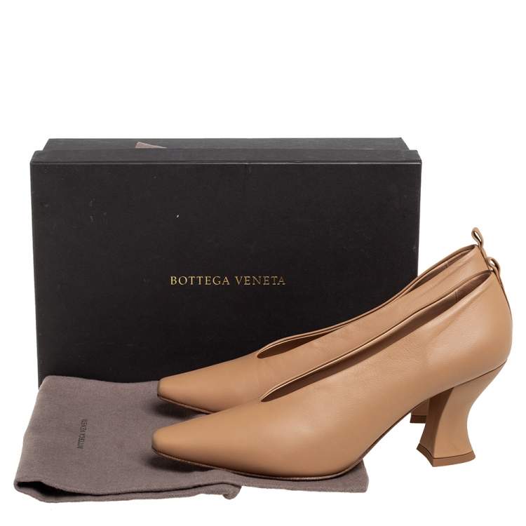 Pre Owned Bottega Veneta Beige Leather Block Heel Pumps Size 38.5