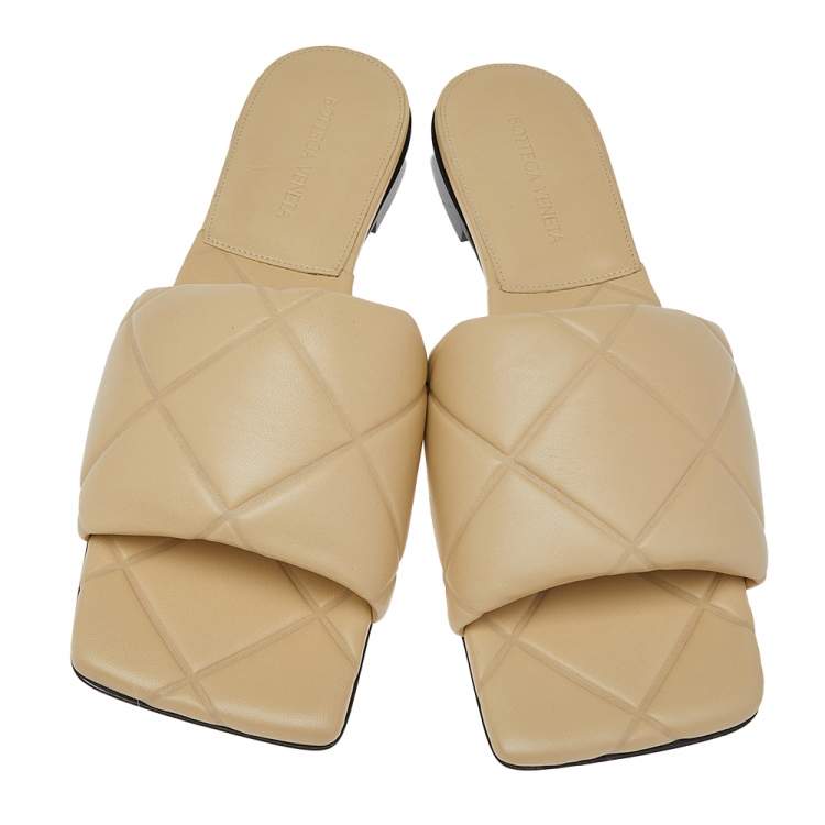 Pre Owned Bottega Veneta Beige Leather Lido Flat Slides Sandals Size 38.5