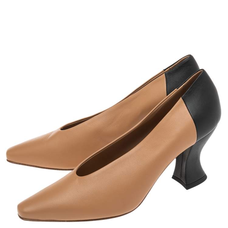 Pre Owned Bottega Veneta Beige/Black  Leather Almond Toe Pumps Size 39