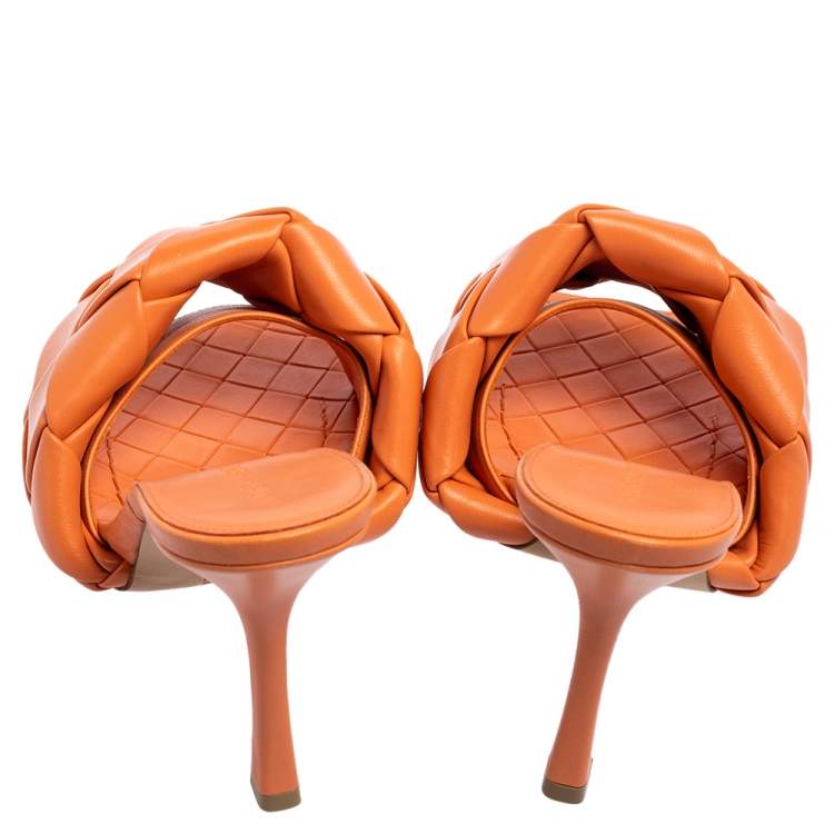 Pre Owned Bottega Veneta Pinkish-Orange Intrecciato Leather Lido Mule Sandals Size 39 