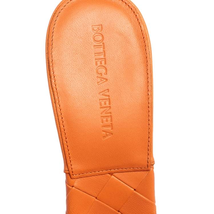 Pre Owned Bottega Veneta Pinkish-Orange Intrecciato Leather Lido Mule Sandals Size 39 