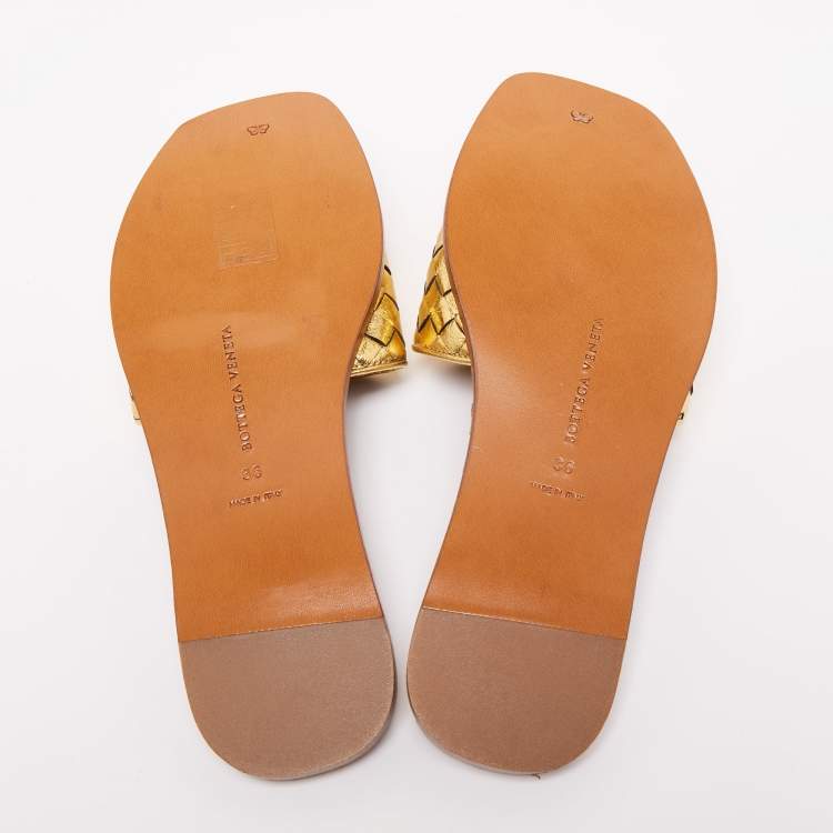 Pre Owned Bottega Vaneta Gold Intrecciato Leather Ravello Flat Sandals Size 36