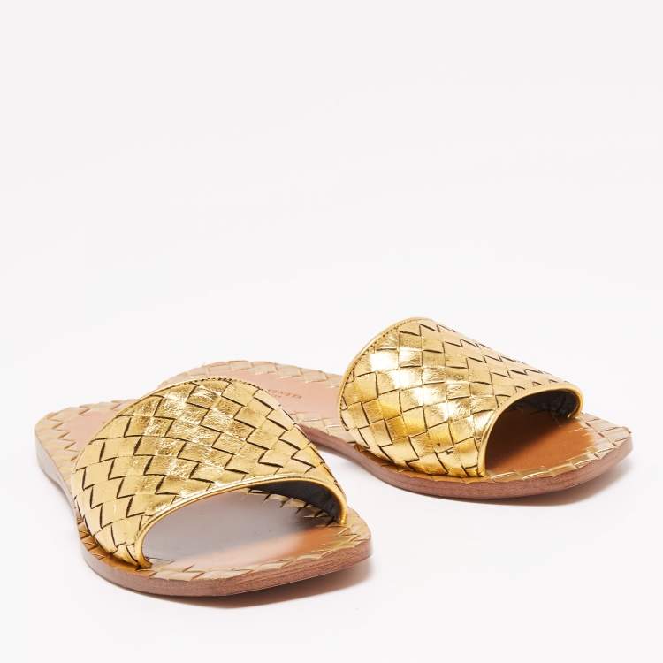Pre Owned Bottega Vaneta Gold Intrecciato Leather Ravello Flat Sandals Size 36