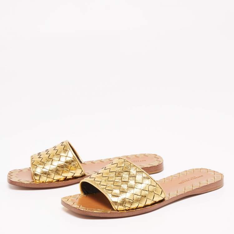 Pre Owned Bottega Vaneta Gold Intrecciato Leather Ravello Flat Sandals Size 36