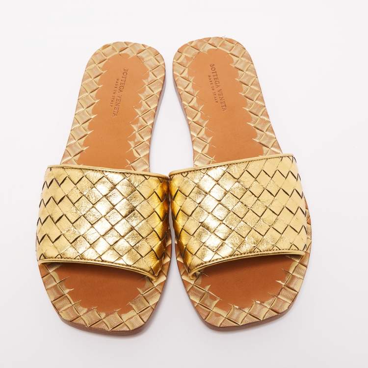 Pre Owned Bottega Vaneta Gold Intrecciato Leather Ravello Flat Sandals Size 36