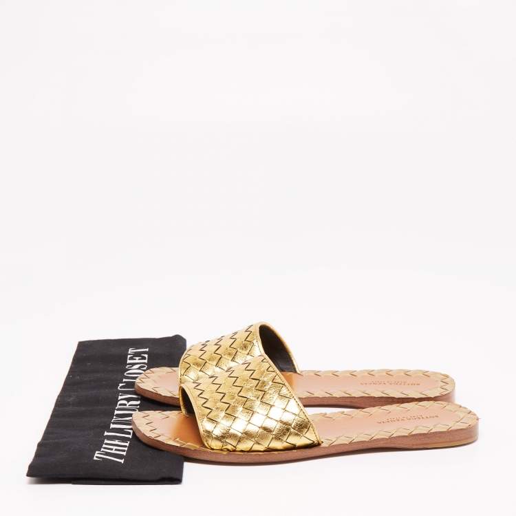 Pre Owned Bottega Vaneta Gold Intrecciato Leather Ravello Flat Sandals Size 36