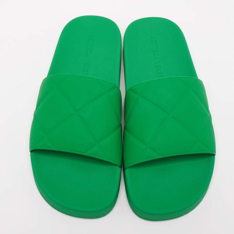 Pre Owned Bottega Veneta Green Rubber Pool Slide Size 40