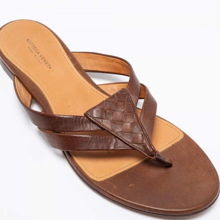 Pre Owned Bottega Veneta Brown Intrecciato Leather Thong Flats Size 40