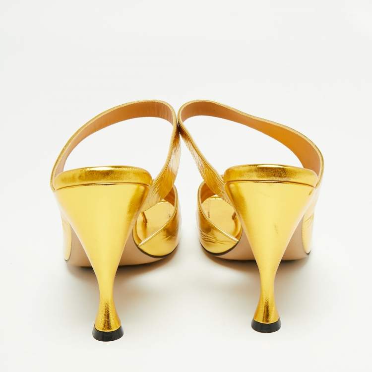 Pre Owned Bottega Veneta Gold Leather Vitello Lamé Square-Toe Sandals Size 41 