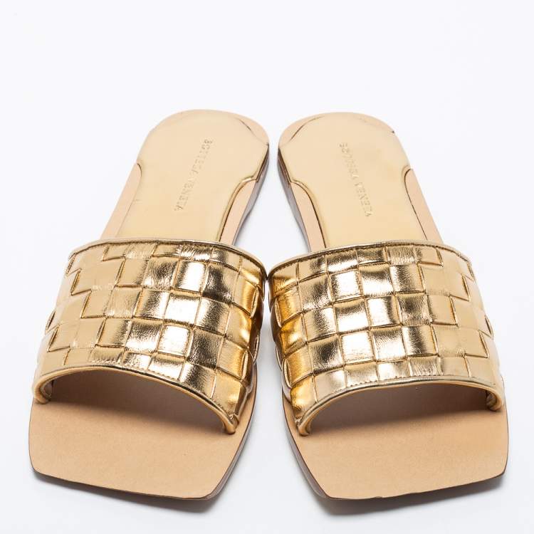 Pre Owned Bottega Veneta Metallic Gold Intrecciato Leather Square Toe Flat Slides Size 41