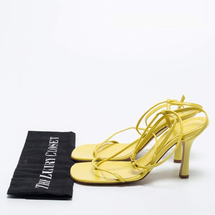 مملوكة مسبقًا Bottega Veneta Yellow Leather Square Toe Ankle Strap Sandals Size 38