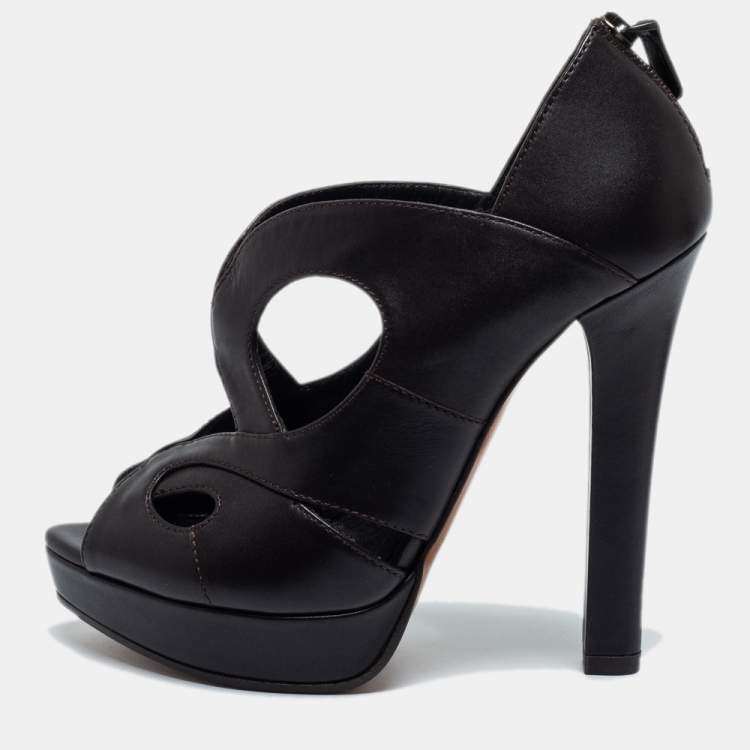Pre Owned Bottega Veneta Black Leather Cut Out Sandals Size 38