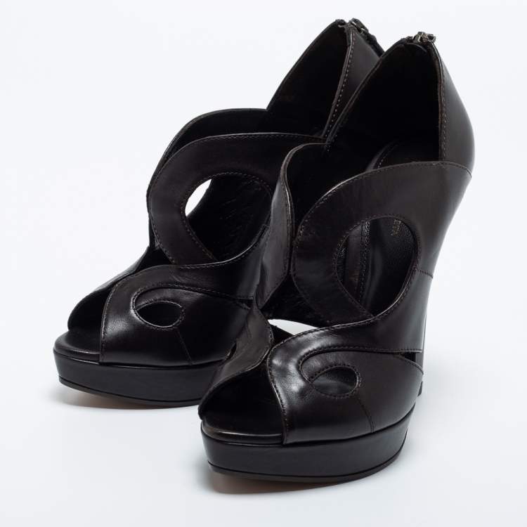 Pre Owned Bottega Veneta Black Leather Cut Out Sandals Size 38