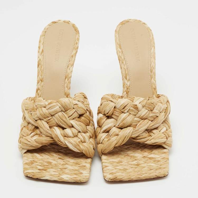 Pre Owned Bottega Veneta Light Brown Raffia Intrecciato Slides Size 40.5 