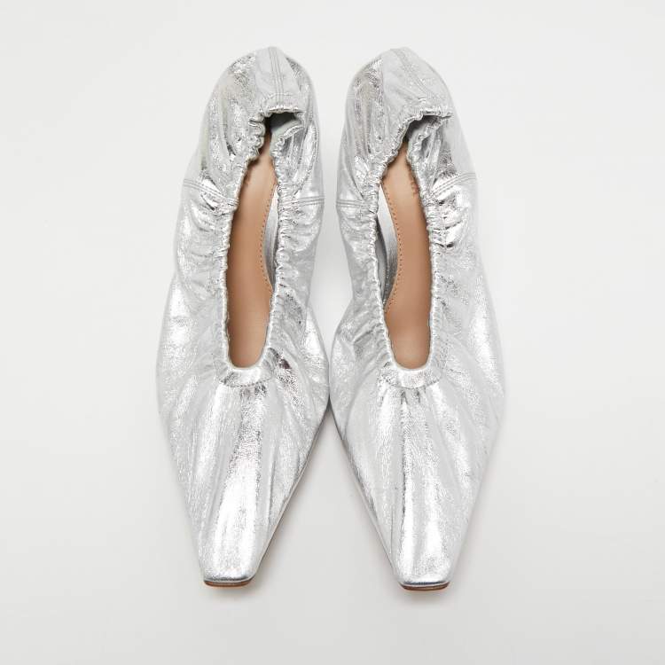 Pre Owned Bottega Veneta Silver Leather Scrunch Block Pumps Size 37.5