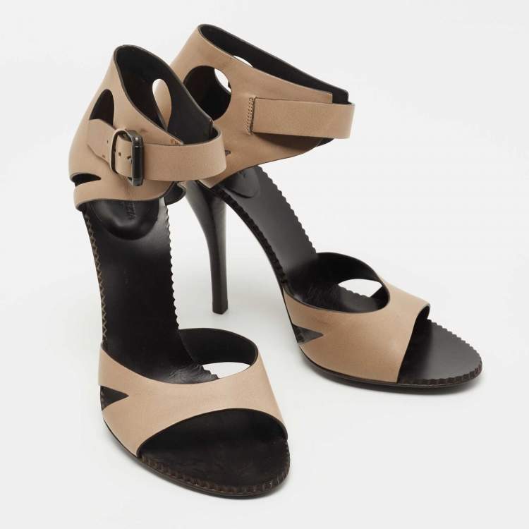 Pre Owned Bottega Veneta Beige Leather Cut Out Ankle Strap Sandals Size 39.5