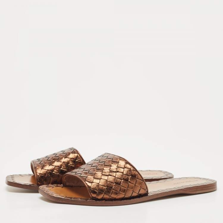 Pre Owned Bottega Veneta Metallic Leather Intrecciato Flat Slides Size 40