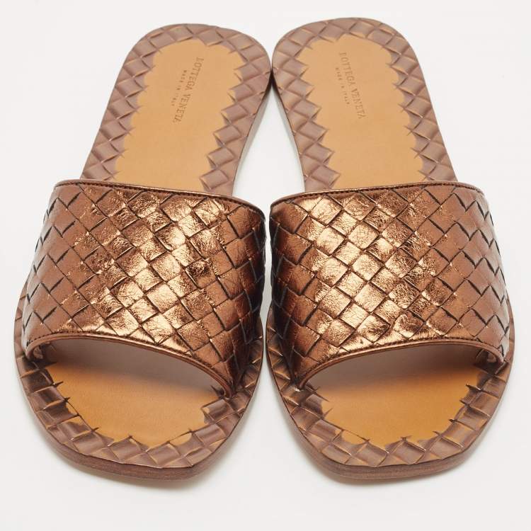 Pre Owned Bottega Veneta Metallic Leather Intrecciato Flat Slides Size 40