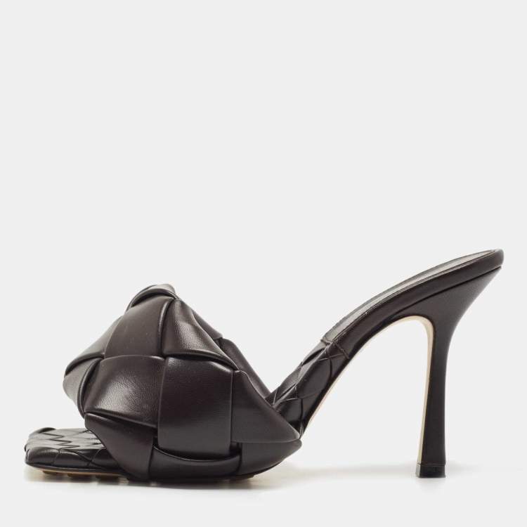 مملوكة مسبقًا Bottega Veneta Dark Brown Intrecciato Leather Lido Mule Sandals Size 37