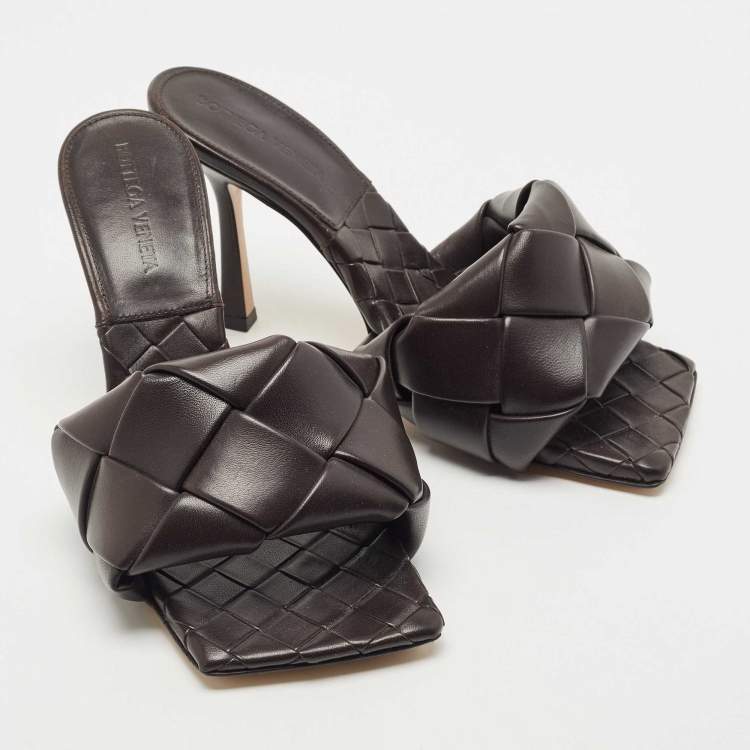 مملوكة مسبقًا Bottega Veneta Dark Brown Intrecciato Leather Lido Mule Sandals Size 37