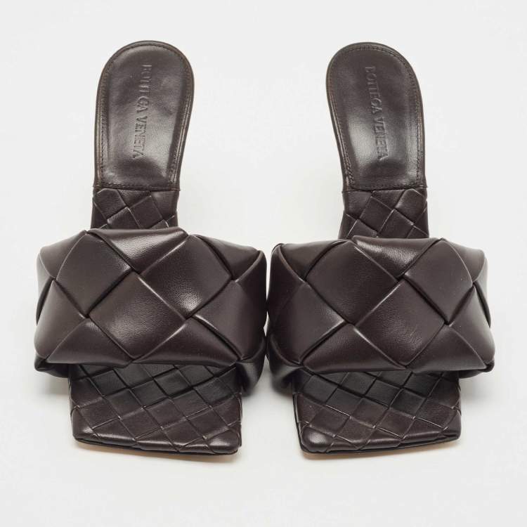 مملوكة مسبقًا Bottega Veneta Dark Brown Intrecciato Leather Lido Mule Sandals Size 37
