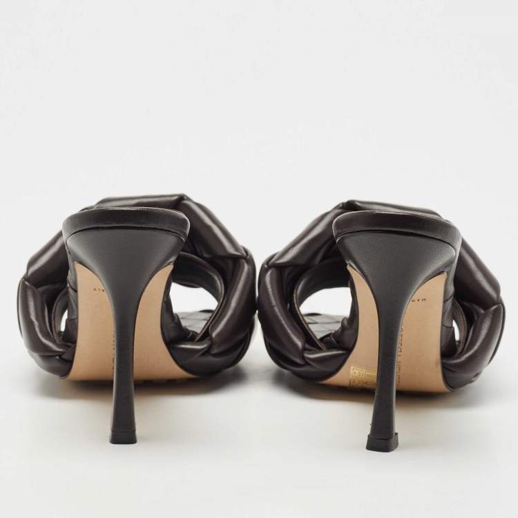 مملوكة مسبقًا Bottega Veneta Dark Brown Intrecciato Leather Lido Mule Sandals Size 37