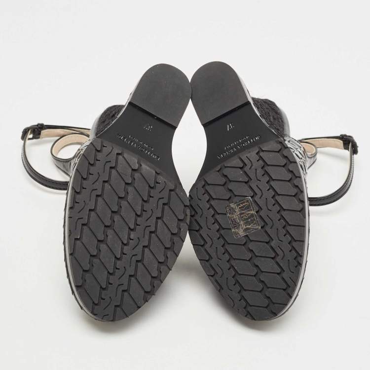 مملوكة مسبقًا Bottega Veneta Black Patent Leather Intrecciato Wedge Ankle Wrap Peep Toe Sandals Size 37