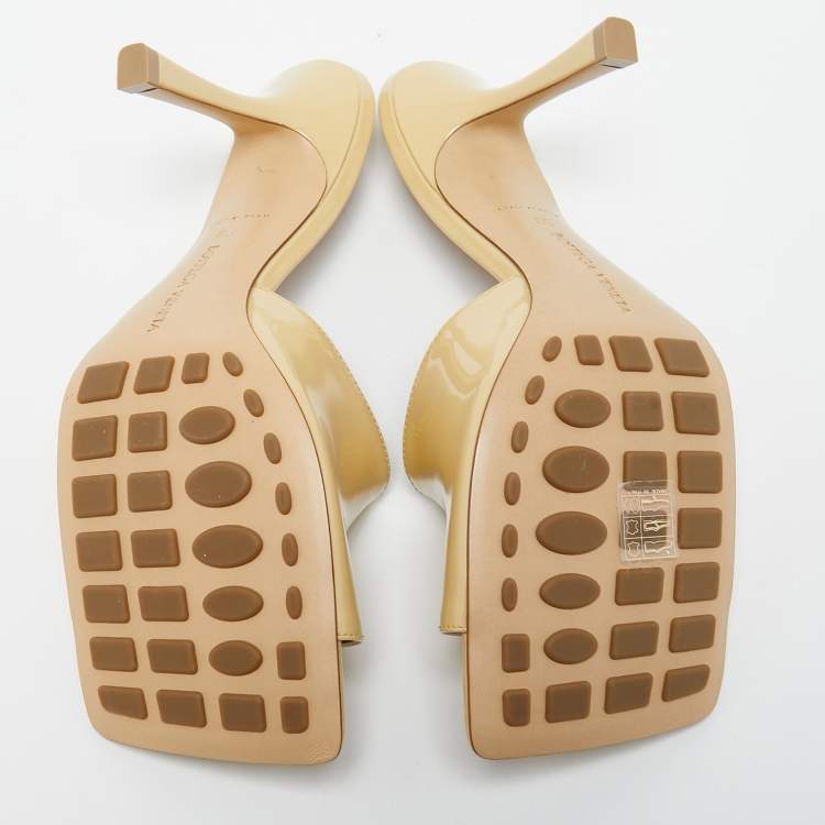 Pre Owned Bottega Veneta Beige Patent Leather Stretch Slide Sandals Size 39
