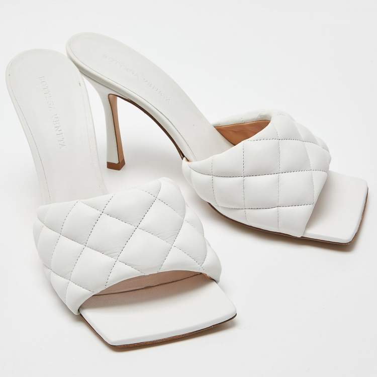 Pre Owned Bottega Veneta White Leather Quilted Slides Size 40