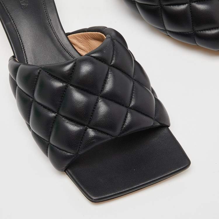 مملوكة مسبقًا Bottega Veneta Black Quilted Leather  Slides Size  37