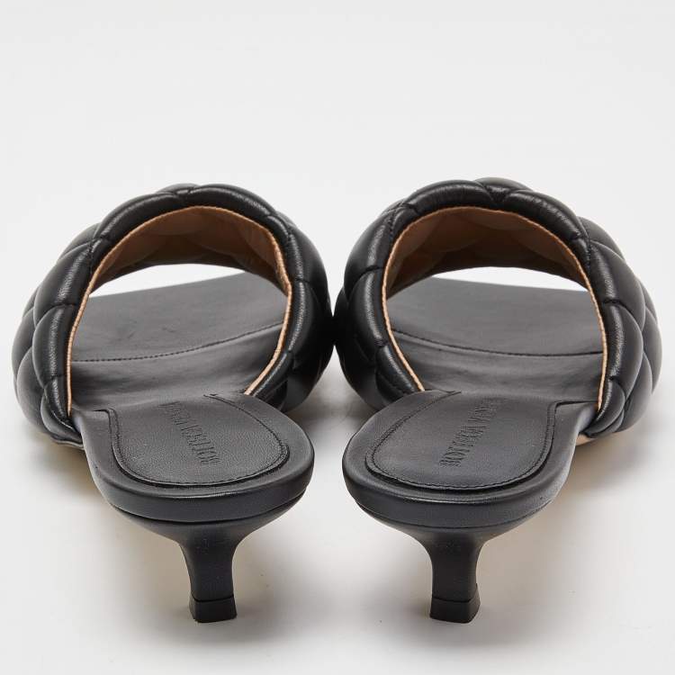 مملوكة مسبقًا Bottega Veneta Black Quilted Leather  Slides Size  37