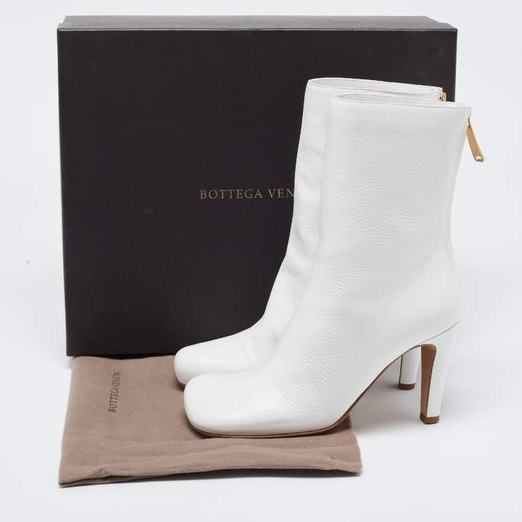 Pre Owned Bottega Veneta White Leather Ankle Boots Size 38.5