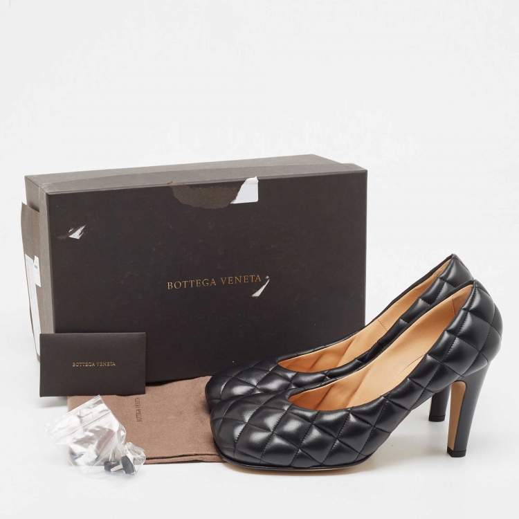 Pre Owned Bottega Veneta Black Quilted Leather Square Toe Pumps Size 38.5