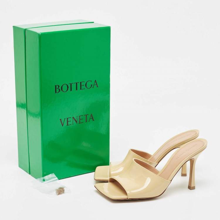Pre Owned Bottega Veneta Beige Patent Stretch Mules  Size 39