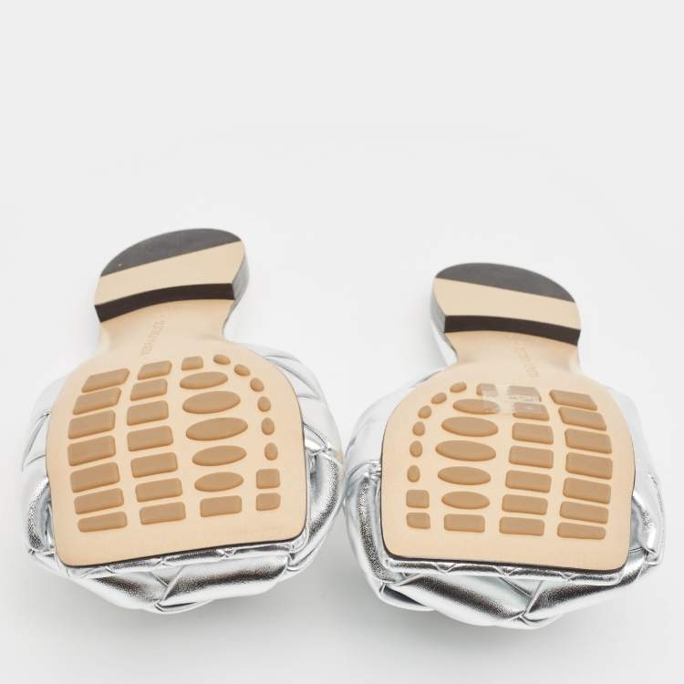 Pre Owned Bottega Veneta Silver Intrecciato Leather Lido Flat Slides Size 38